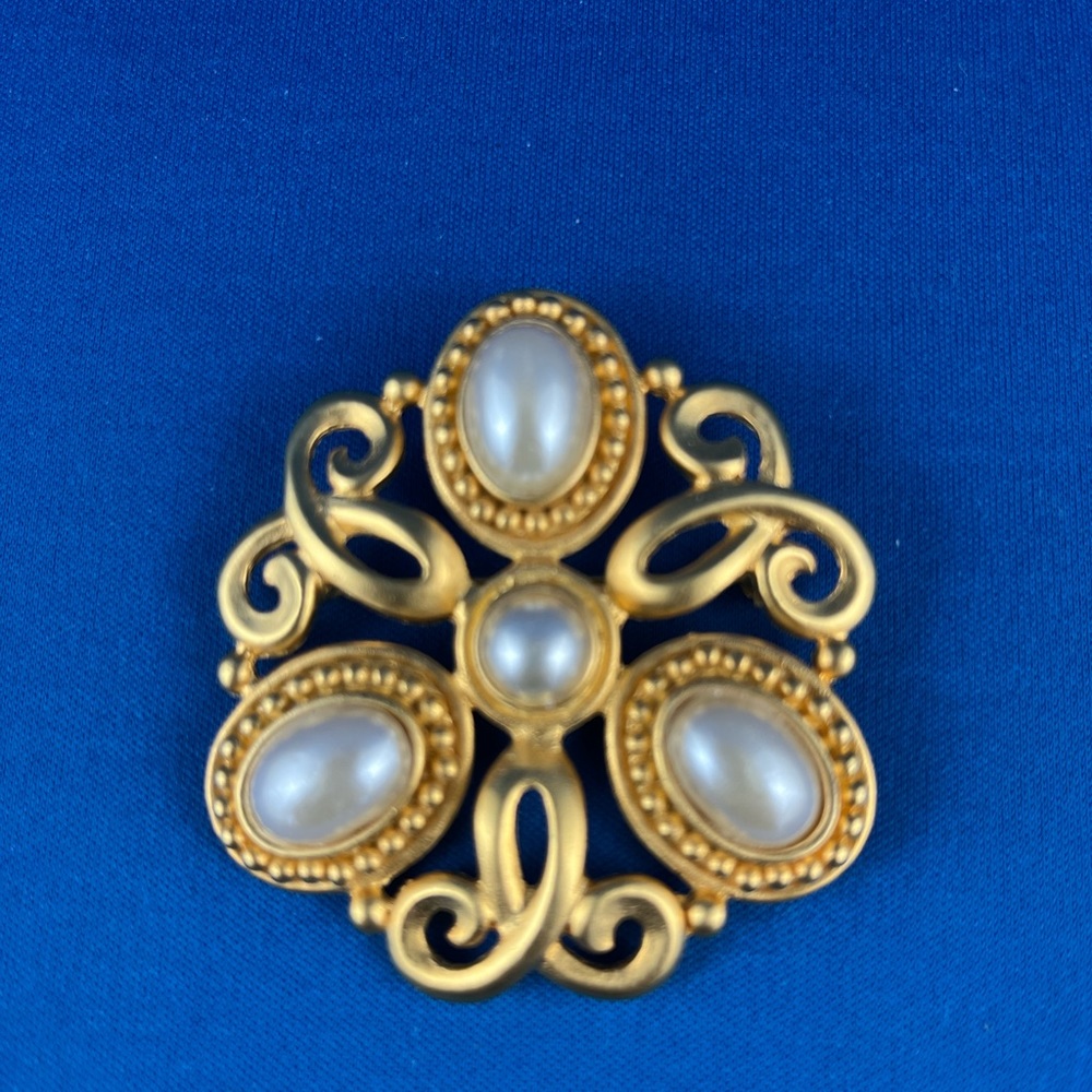 “Blue Ruby”Pearl brooch 2 1/4” brooch